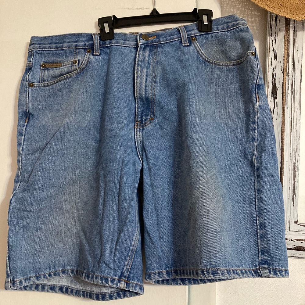 Calvin Klein Mens Shorts Sz 38